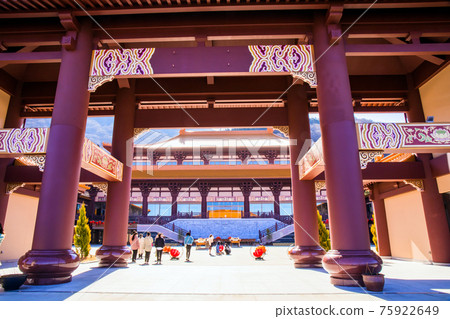 The gate and main shrine of Bukkosan Hosuiji Temple The gate and main shrine of Bukkosan Hosuiji Temple 75922649