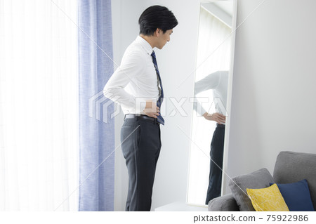 Dressing men 75922986