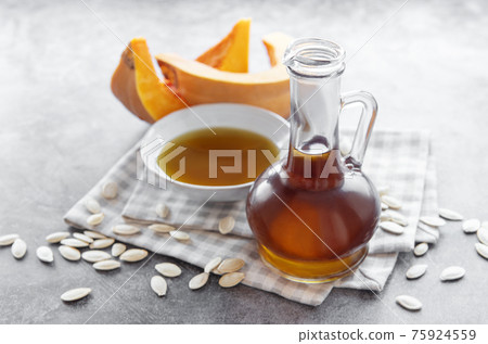 Bottle with pumpkin seed oil 75924559