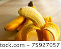 香蕉被剝掉了 75927057
