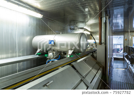 Instant freezing chamber for berries, fruits and vegetables. Instant freezing chamber for berries, fruits and vegetables. 75927782