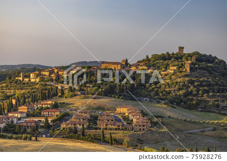 Typical Tuscan landscape near Montepulciano and Monticchielo, Italy Typical Tuscan landscape near Montepulciano and Monticchielo, Italy 75928276
