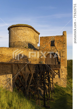 Ruins of Krakovec castle in Central Bohemia, Czech Republic Ruins of Krakovec castle in Central Bohemia, Czech Republic 75928731