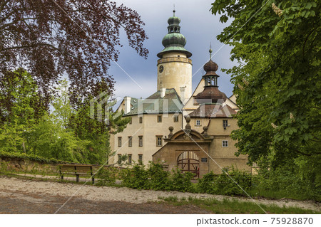 Lemberk castle near Jablonne v Podjestedi, Northern Bohemia, Czech Republic 75928870