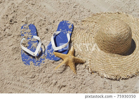Summer image sandy beach copy space 75930350