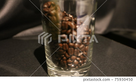 Coffee beans Coffee beans 75930450