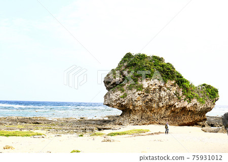 Gushichan Beach Megalith(沖繩縣島尻區八重町Gushichan) Gushichan Beach Megalith(沖繩縣島尻區八重町Gushichan) 75931012