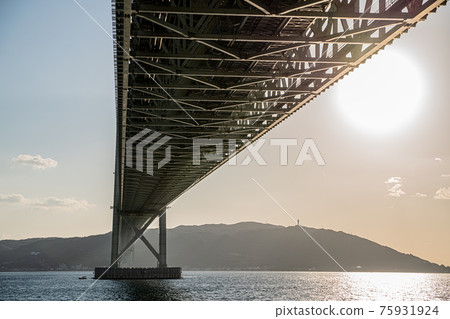 Akashi Kaikyo Bridge Winter evening Akashi Kaikyo Bridge Winter evening 75931924