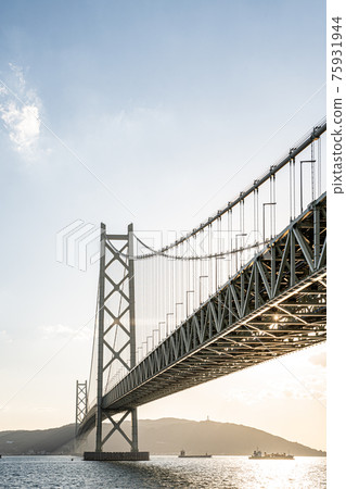 Akashi Kaikyo Bridge Winter evening Akashi Kaikyo Bridge Winter evening 75931944