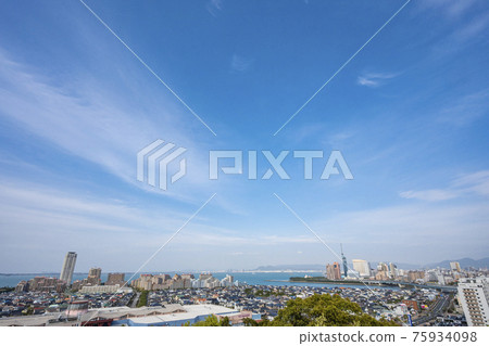 Fukuoka city skyline 75934098