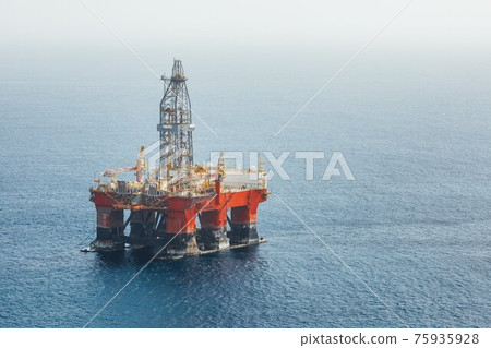 offshore oil and gas platform offshore oil and gas platform 75935928