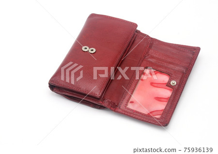 Purse on a white background.Porte-monnaie 75936139