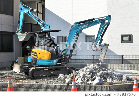 Demolition work site 75937576