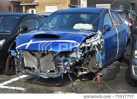 Scrapped car accident car 75937757