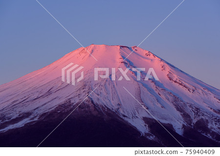The top of Mt. Fuji dyed red (Red Fuji) The top of Mt. Fuji dyed red (Red Fuji) 75940409