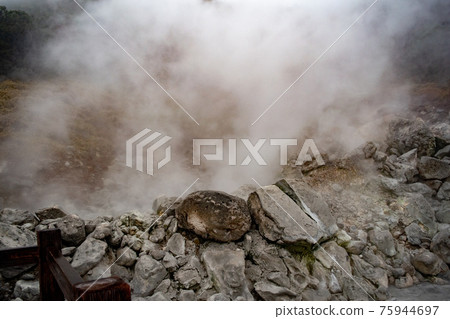 Jigokudani hot spring area 75944697
