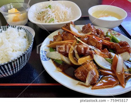 Stir-fried chicken with black vinegar set meal 75945817