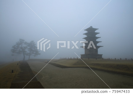 霧濛濛的風景、古蹟 75947433