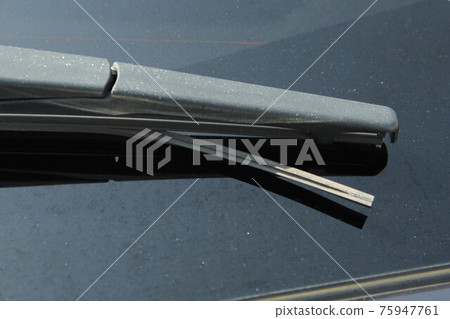 刮水器橡膠損壞 75947761