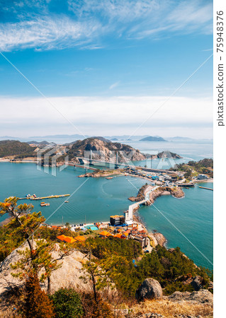 Panoramic view of Gogunsan Islands from Daejangbong peak in Gunsan, Korea Panoramic view of Gogunsan Islands from Daejangbong peak in Gunsan, Korea 75948376