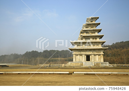國寶第11號益山彌勒寺寺石塔 國寶第11號益山彌勒寺寺石塔 75948426