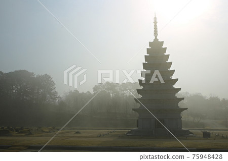 國寶第11號益山彌勒寺寺石塔 國寶第11號益山彌勒寺寺石塔 75948428