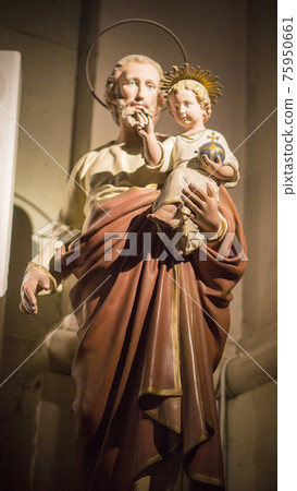 Italian church sculpture 75950661