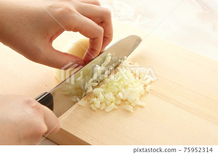 手切洋蔥 75952314