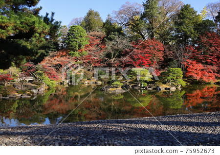 The quiet Sento Imperial Palace of the Corona 75952673