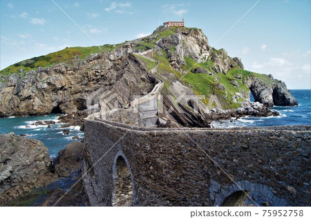 教會在海中漂浮Gaztelugatx 75952758