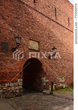 賈尼斯庭院 賈尼斯庭院 75956059