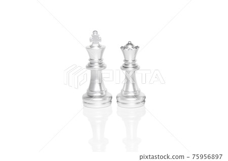 king and queen chess on chessboard isolated on white background.clipping path. 75956897