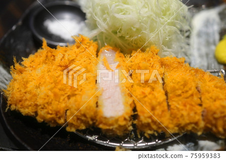 Six black and white pork cutlet 75959383