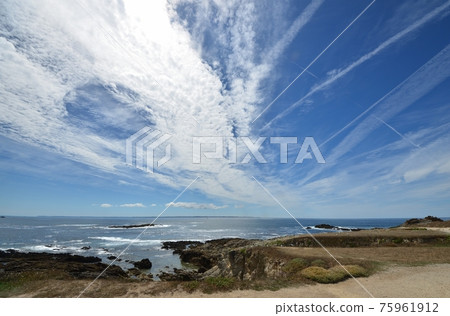 Clouds on the ocean Clouds on the ocean 75961912