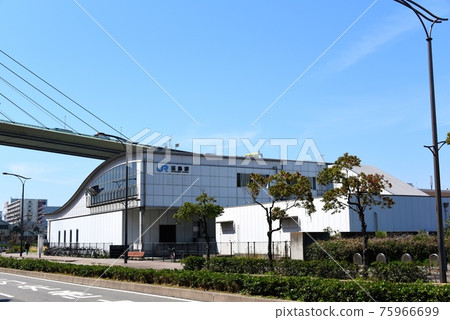 JR Sakurajima Station, the terminal station of the JR Yumesaki Line 75966699
