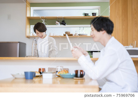 Dining kitchen couple image Dining kitchen couple image 75969706