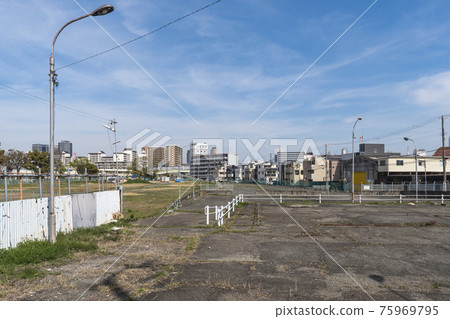 A vacant lot in a prime location near the city center of Osaka [near 2-3-3 Kizugawa, Naniwa-ku, Osaka] 75969795