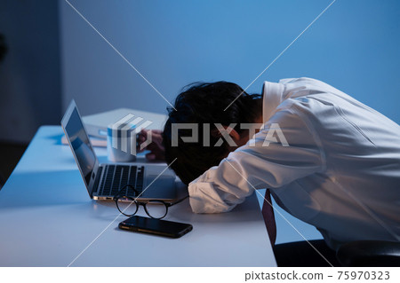 商人加班擔心 商人加班擔心 75970323