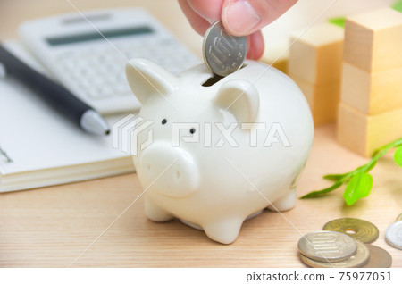 Image of savings / savings Image of savings / savings 75977051