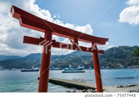 【沼津市戶田漁港和諸口神社的鳥居】 75977448