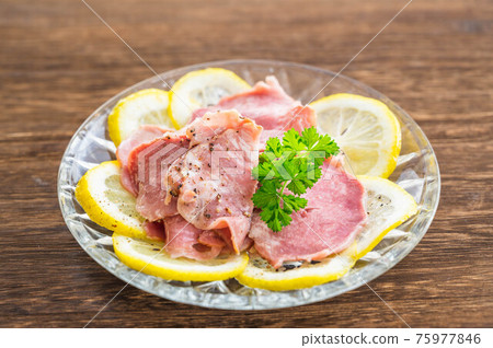 Tan salt lemon 75977846