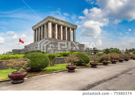 Ho Chi Minh Mausoleum in Hanoi, Vietnam 75980374