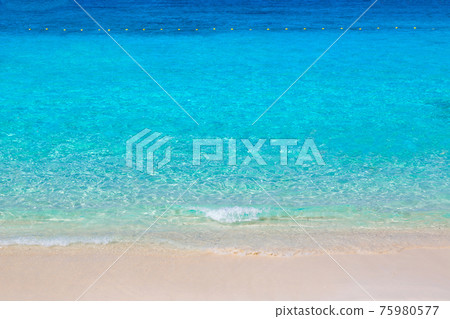 Clear water reflections, Thailand Clear water reflections, Thailand 75980577