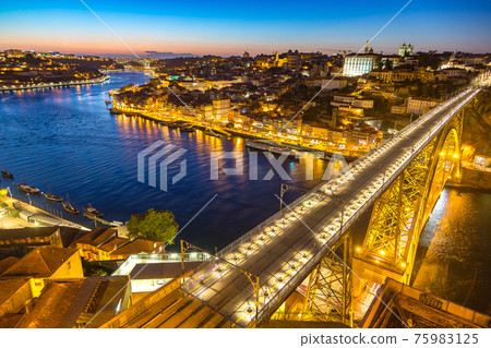 Dom Luis Bridge in Porto Dom Luis Bridge in Porto 75983125