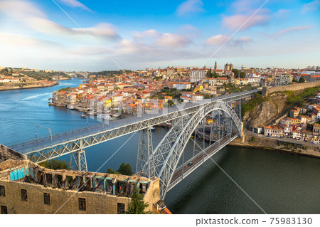 Dom Luis Bridge in Porto Dom Luis Bridge in Porto 75983130