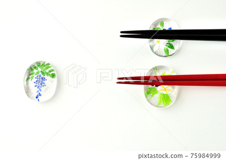 Wajima lacquer, couple chopsticks, couple, meal, chopstick rest, chopsticks, food, Japanese food, Japanese, smile, Japanese, family, copy space, white bag Wajima lacquer, couple chopsticks, couple, meal, chopstick rest, chopsticks, food, Japanese food, Japanese, smile, Japanese, family, copy space, white bag 75984999