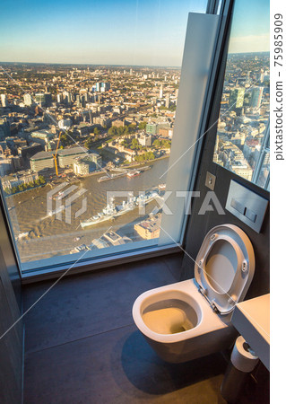 Toilet in skyscraper in London Toilet in skyscraper in London 75985909