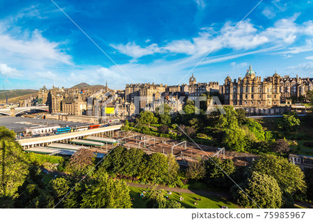 Waverley railway station in Edinburgh 75985967