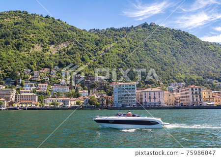 Lake Como in Italy Lake Como in Italy 75986047