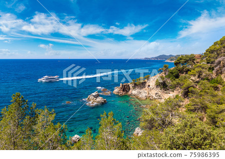 Coast of Lloret de Mar i 75986395